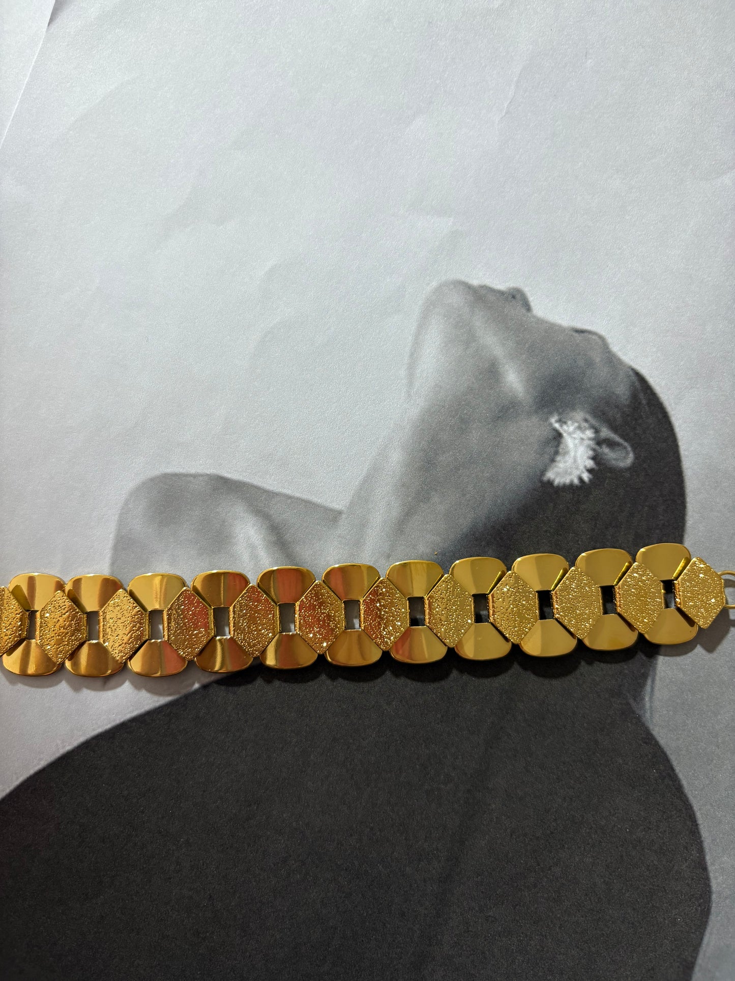 Golden Pulse – Sculpted Ατσάλινο Βραχιόλι STELA'S CHOICHES