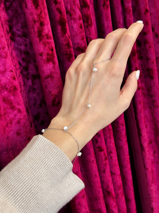 Pearl Affection – hand chain VALENTINE’S COLLECTION