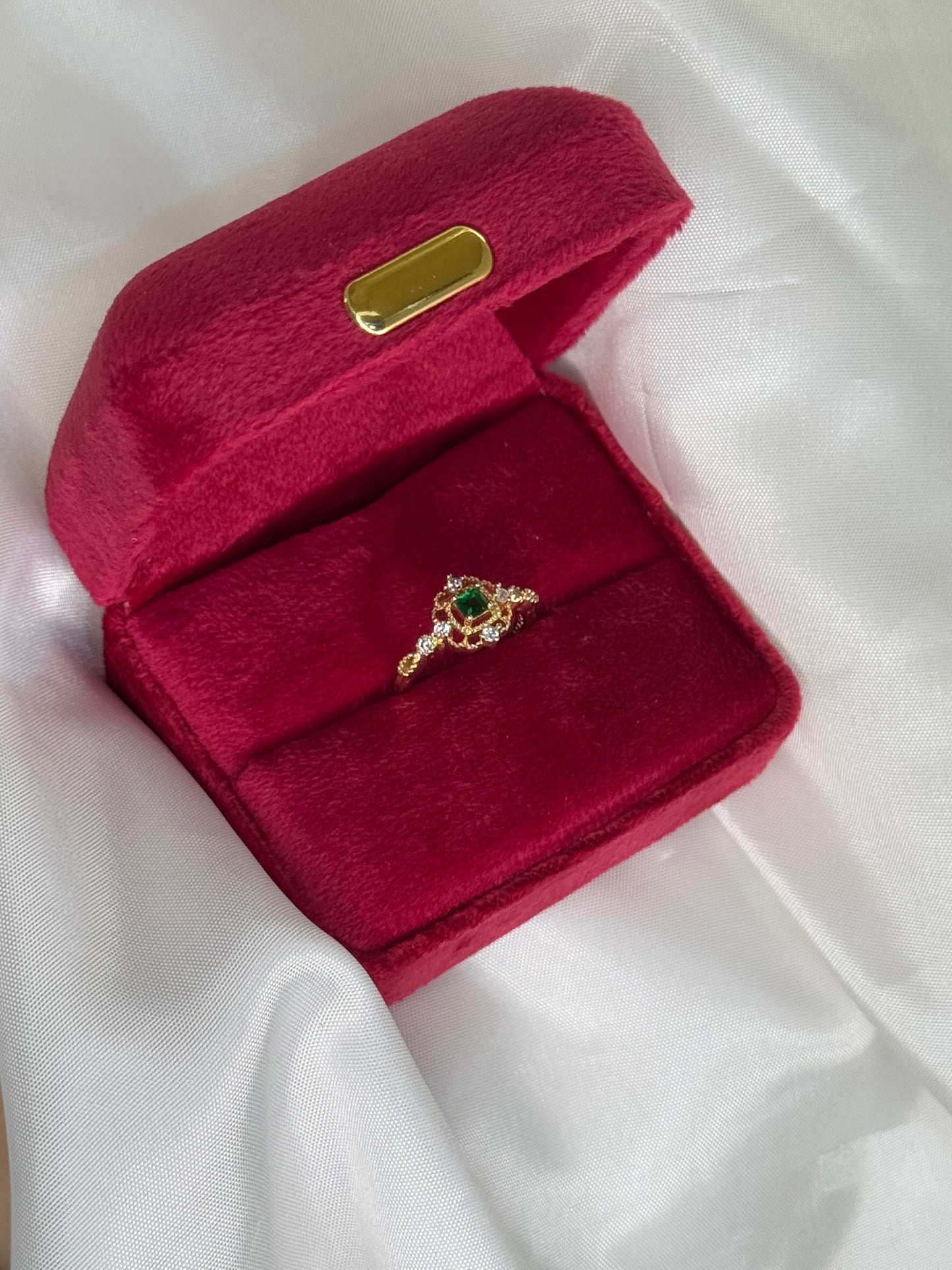 Δαχτυλίδι “Σμαραγδένια Αύρα”