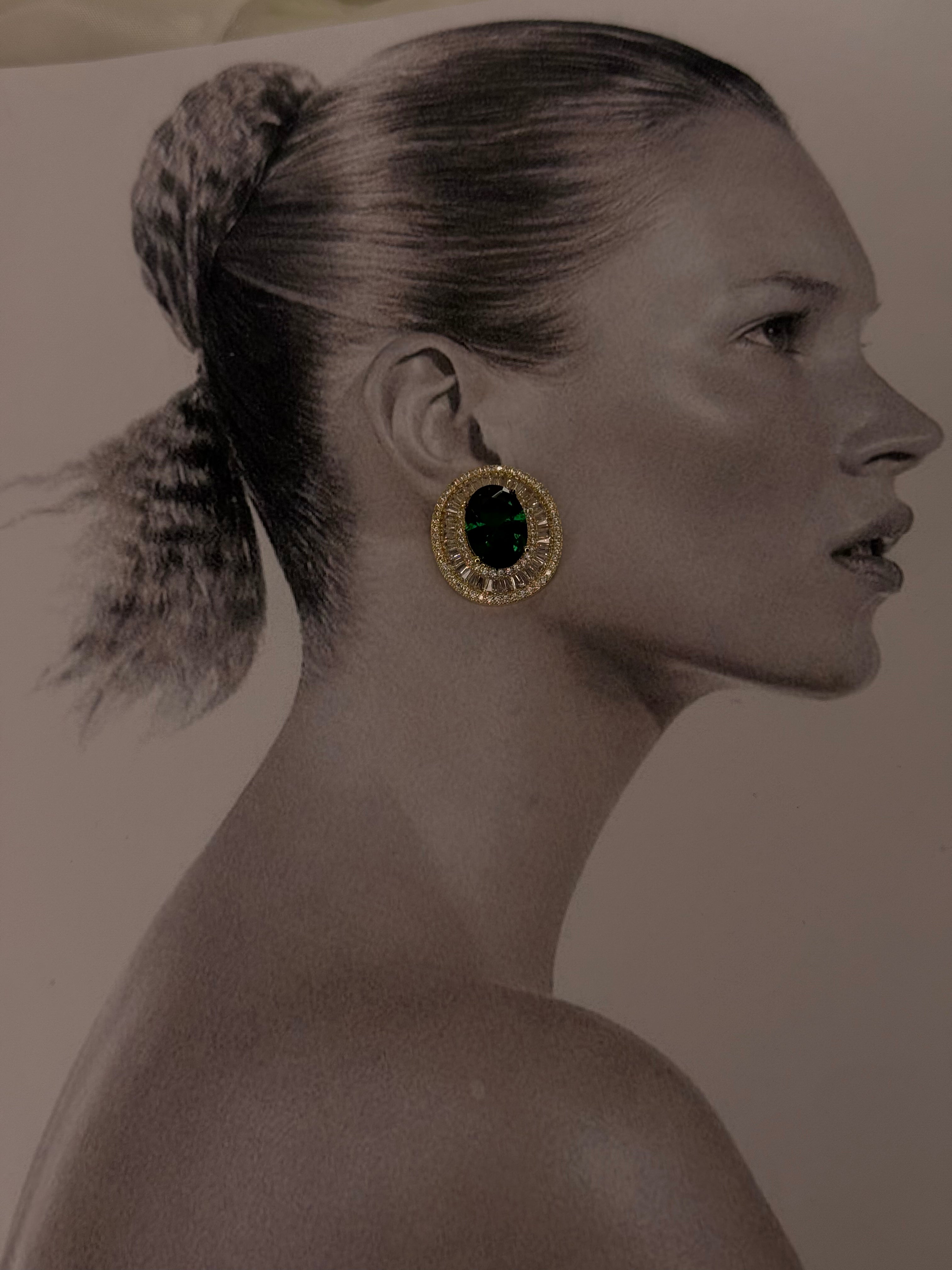 Emerald Aura – Earrings Durable Brass