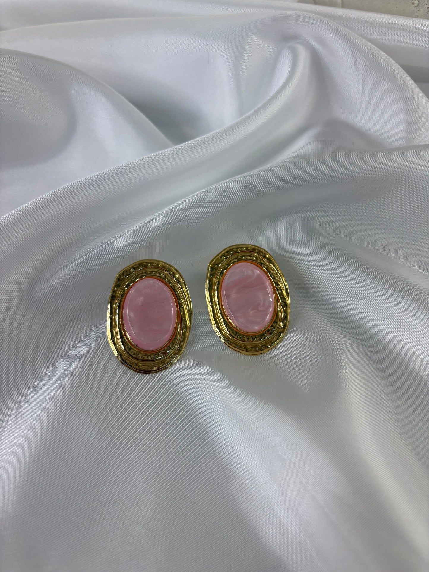 Σκουλαρίκια με χρυσές και ροζ λεπτομέρειες