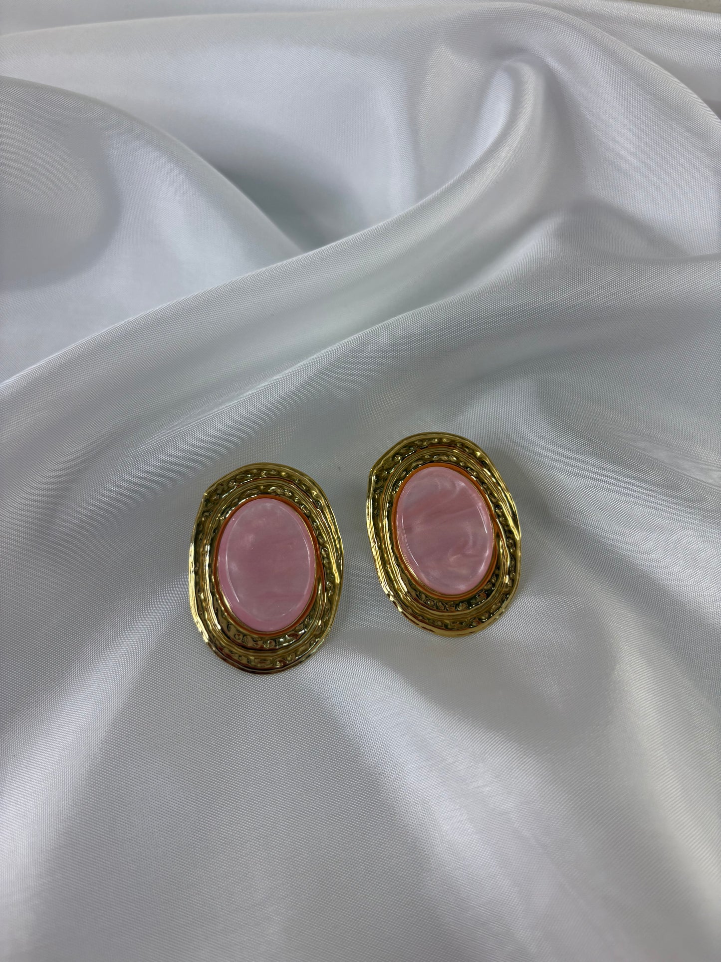 Σκουλαρίκια με χρυσές και ροζ λεπτομέρειες