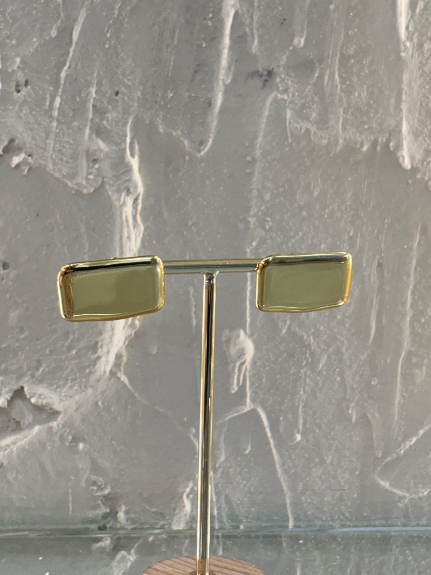 Ατσάλινα Σκουλαρίκια Ορθογώνιου Σχήματος σε Χρυσό Χρώμα