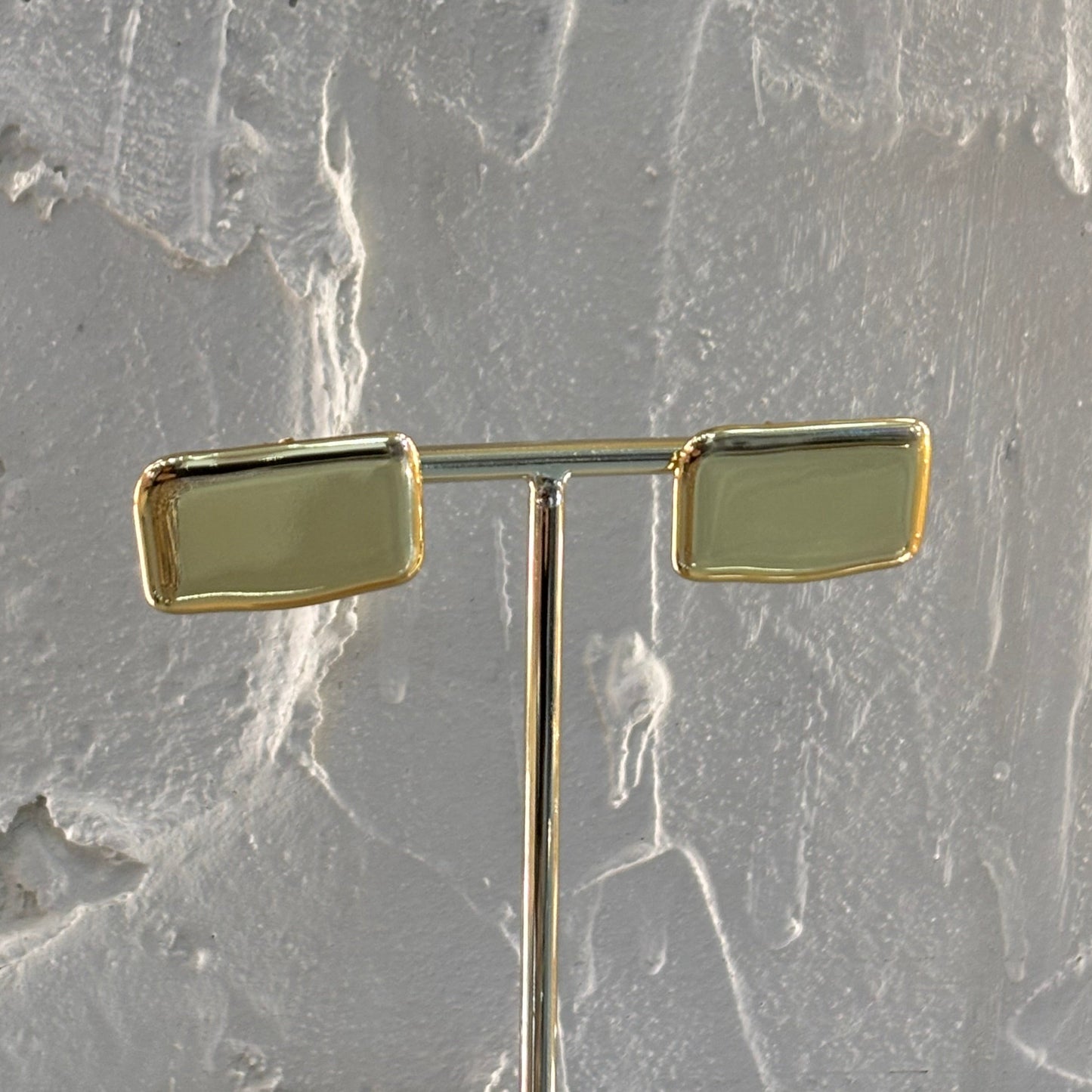 Ατσάλινα Σκουλαρίκια Ορθογώνιου Σχήματος σε Χρυσό Χρώμα
