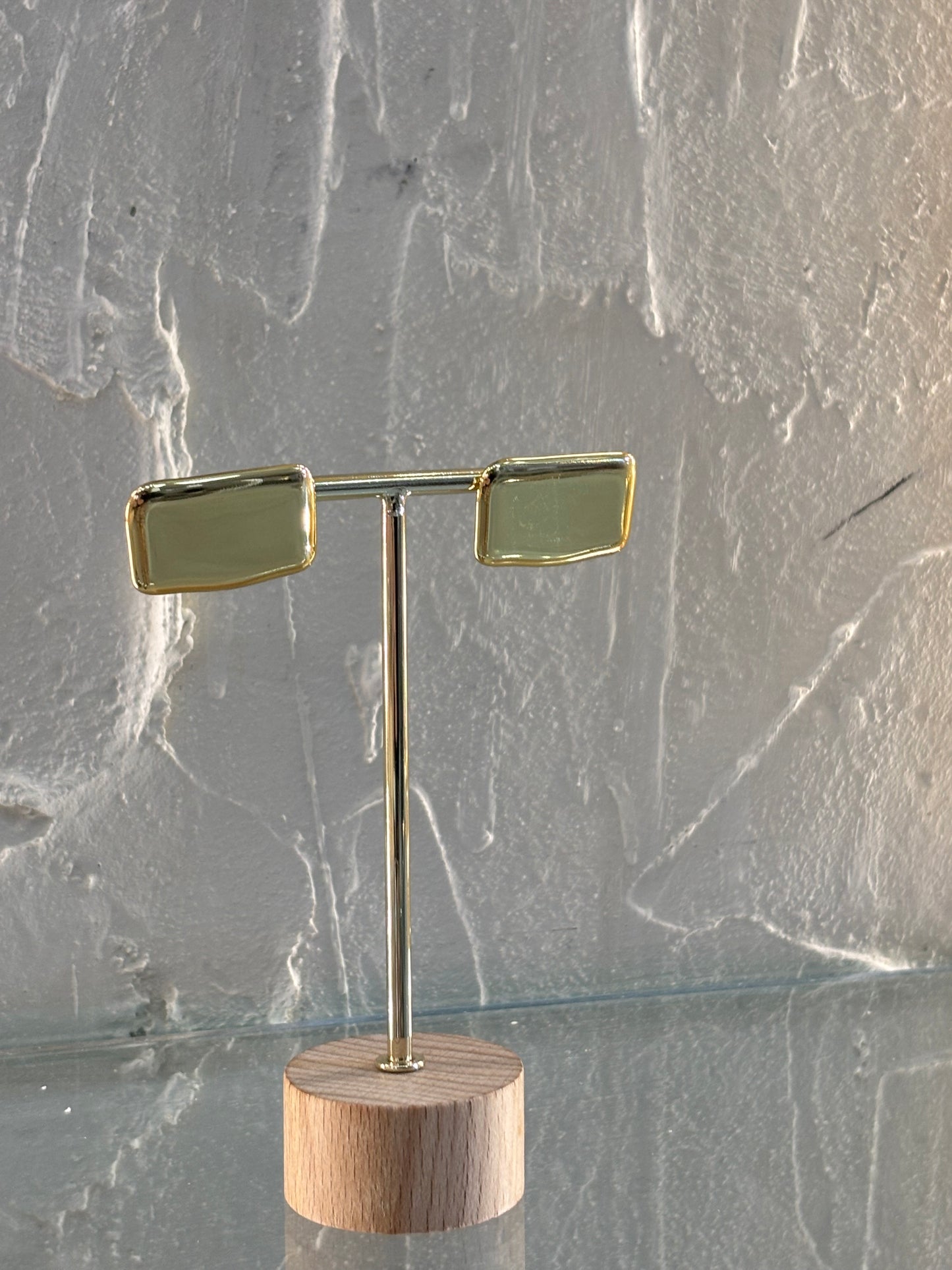 Ατσάλινα Σκουλαρίκια Ορθογώνιου Σχήματος σε Χρυσό Χρώμα