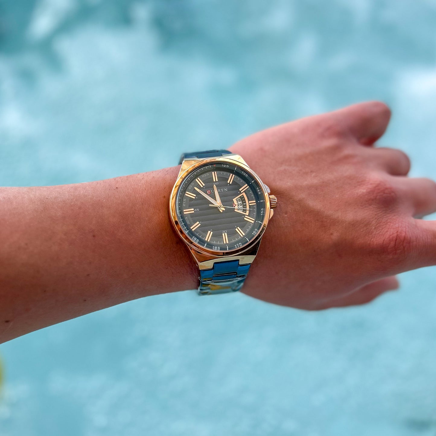 Ανδρικό Ρολόι Curren σε Μπλε και Rose Gold με Ημερομηνία και Σπορ Καντράν